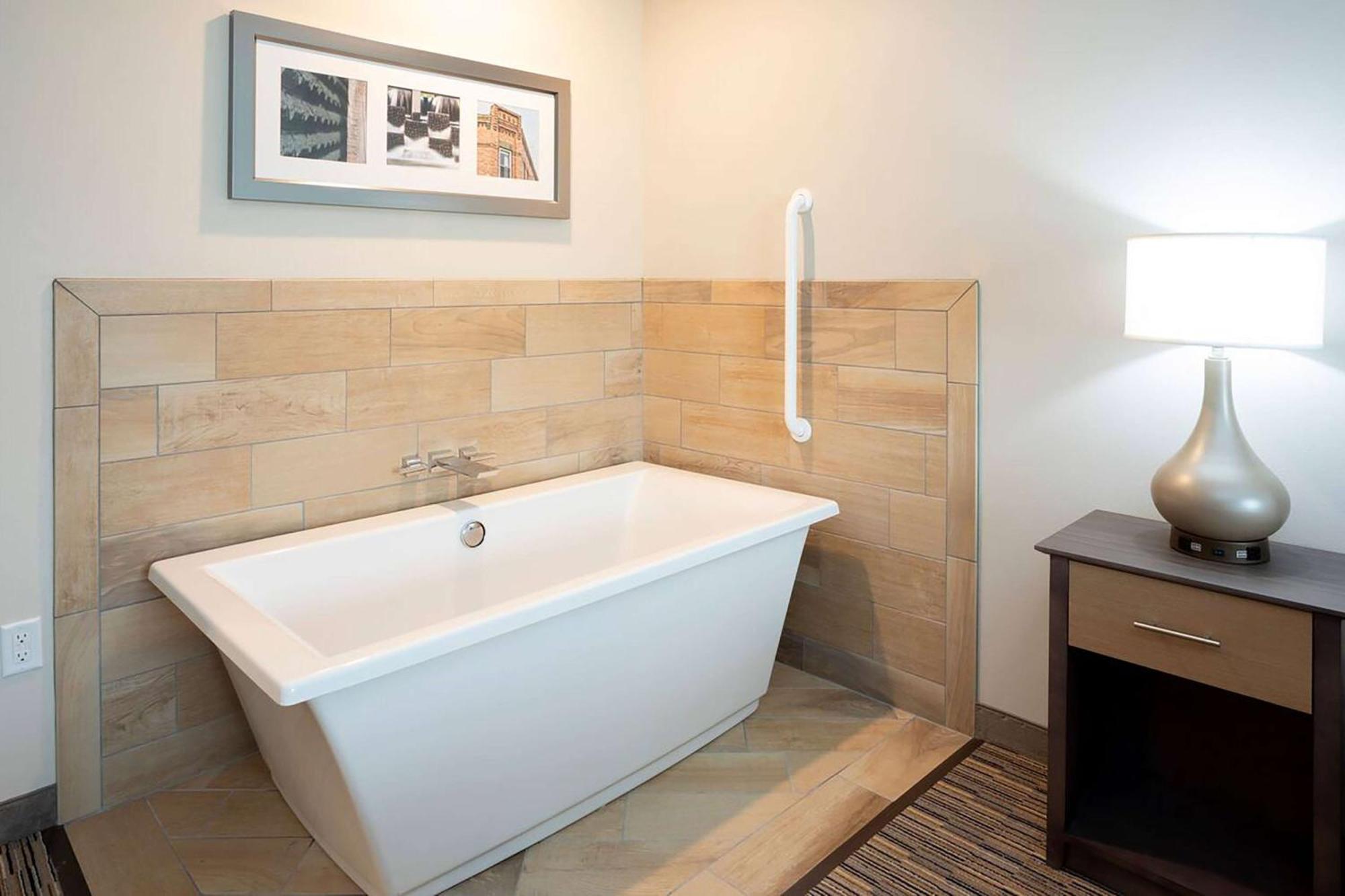 Little Crow Resort & Conference, Trademark By Wyndham Spicer Exteriér fotografie