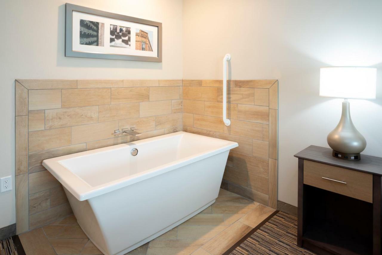 Little Crow Resort & Conference, Trademark By Wyndham Spicer Exteriér fotografie